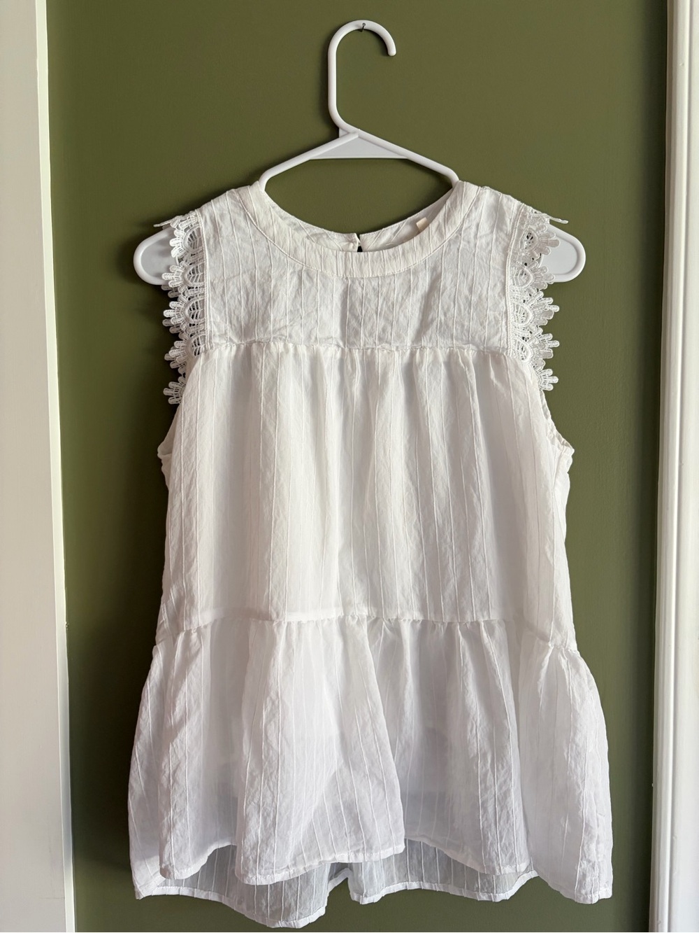 Women’s White Lace-Trim Tiered Top